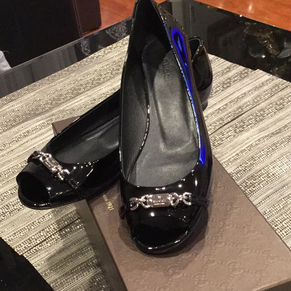 Gucci flats